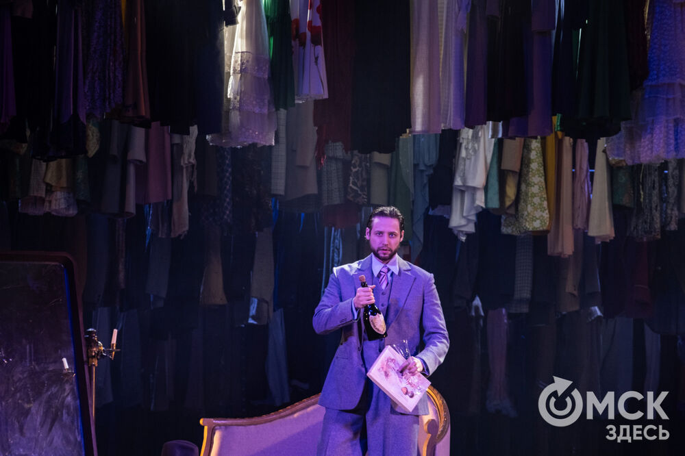 "Истории" Московского театра им. Вл. Маяковского на сцене Омского Музыкального. Открываем "Его величество Театр"