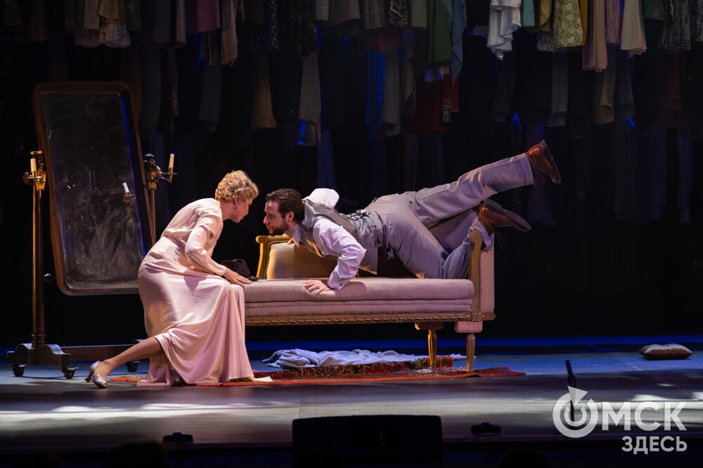 "Истории" Московского театра им. Вл. Маяковского на сцене Омского Музыкального. Открываем "Его величество Театр"