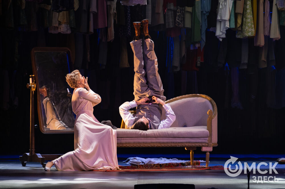 "Истории" Московского театра им. Вл. Маяковского на сцене Омского Музыкального. Открываем "Его величество Театр"