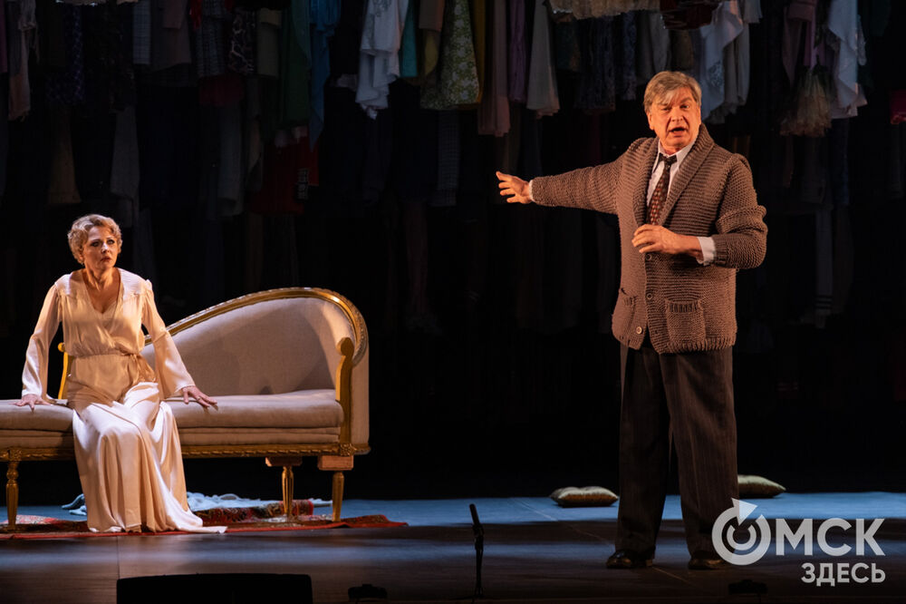 "Истории" Московского театра им. Вл. Маяковского на сцене Омского Музыкального. Открываем "Его величество Театр"