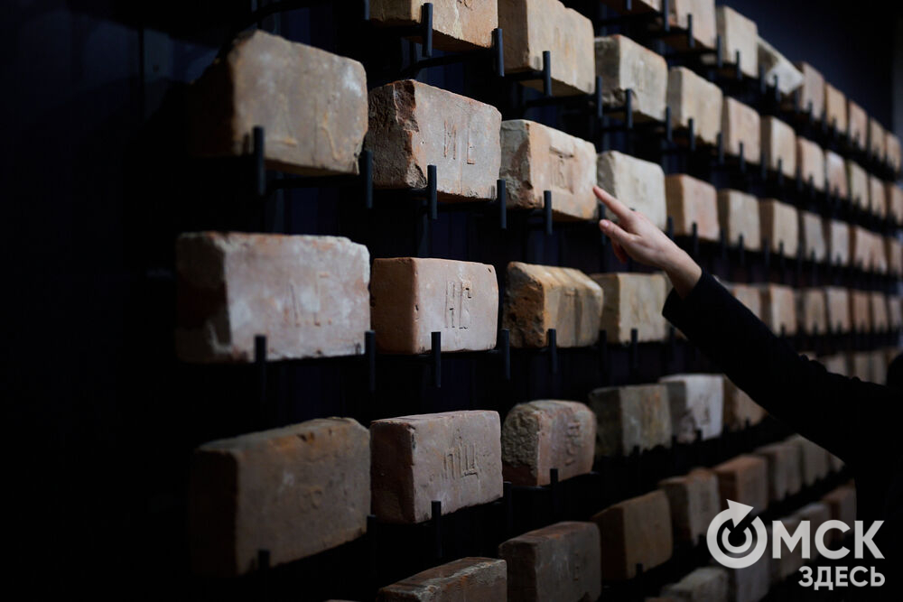 В Омской крепости состоялось открытие нового выставочного пространства под названием "Кирпич Достоевского". Фото: Илья Петров