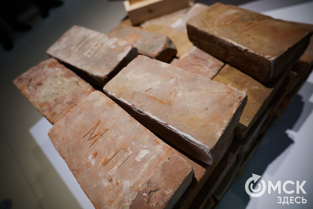 В Омской крепости состоялось открытие нового выставочного пространства под названием "Кирпич Достоевского". Фото: Илья Петров