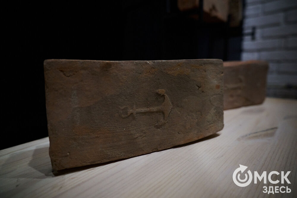 В Омской крепости состоялось открытие нового выставочного пространства под названием "Кирпич Достоевского". Фото: Илья Петров