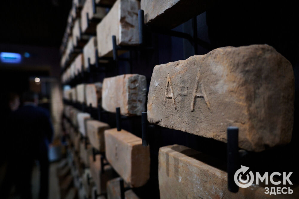 В Омской крепости состоялось открытие нового выставочного пространства под названием "Кирпич Достоевского". Фото: Илья Петров