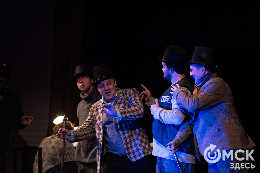 Воркутинский драматический театр имени Б.А. Мордвинова представил омскому зрителю постановку о том, чего стоило с нуля создать театр в разгар Великой Отечественной войны в условиях ГУЛАГа. Фото: Елизавета Медведева