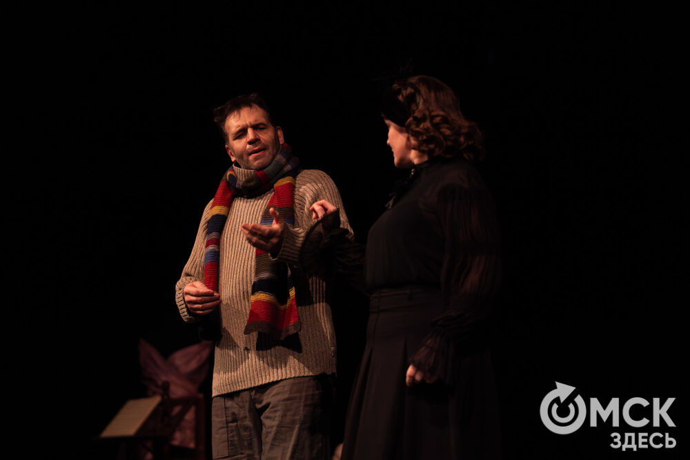 Воркутинский драматический театр имени Б.А. Мордвинова представил омскому зрителю постановку о том, чего стоило с нуля создать театр в разгар Великой Отечественной войны в условиях ГУЛАГа. Фото: Елизавета Медведева