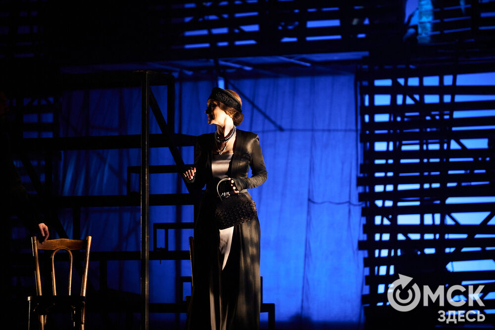 Чеховскую "Чайку" омскому зрителю представил Московский театр "Мастерская Петра Фоменко". Фото: Илья Петров