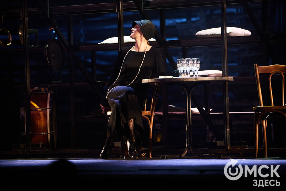 Чеховскую "Чайку" омскому зрителю представил Московский театр "Мастерская Петра Фоменко". Фото: Илья Петров