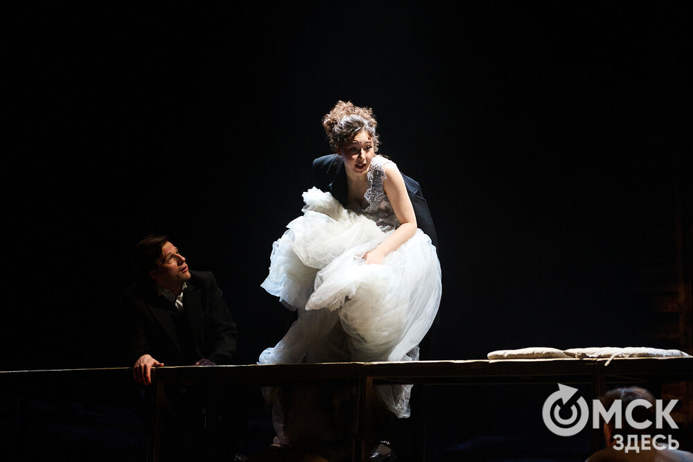 Чеховскую "Чайку" омскому зрителю представил Московский театр "Мастерская Петра Фоменко". Фото: Илья Петров