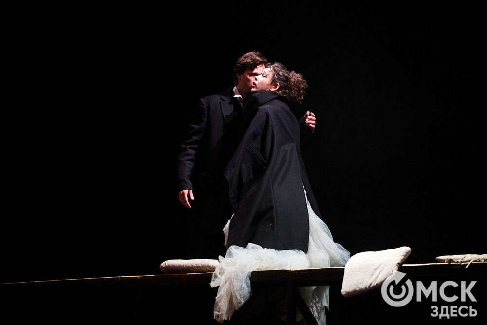 Чеховскую "Чайку" омскому зрителю представил Московский театр "Мастерская Петра Фоменко". Фото: Илья Петров