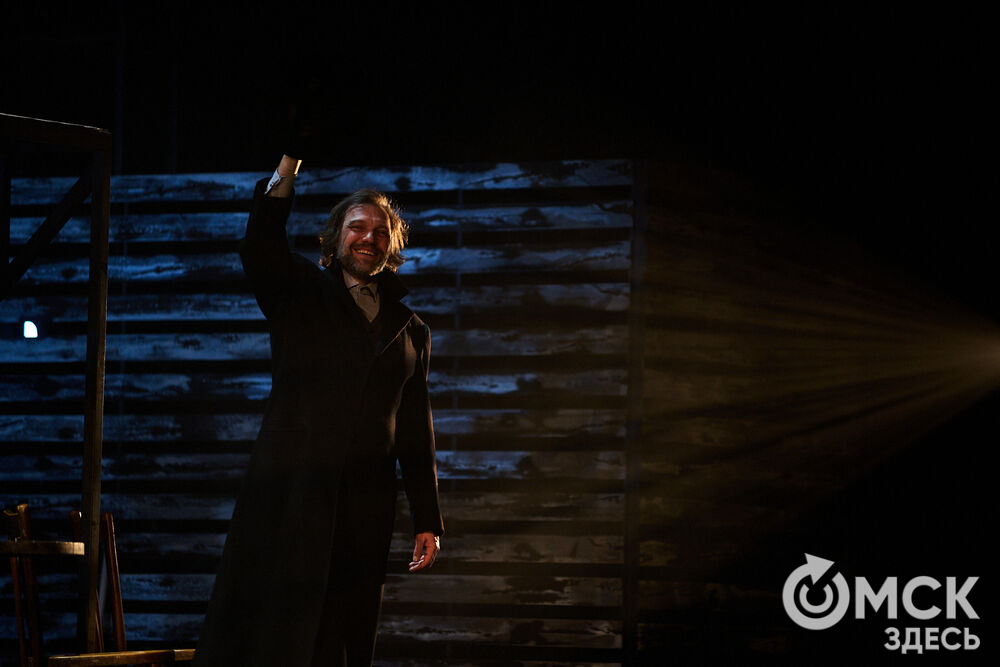 Чеховскую "Чайку" омскому зрителю представил Московский театр "Мастерская Петра Фоменко". Фото: Илья Петров