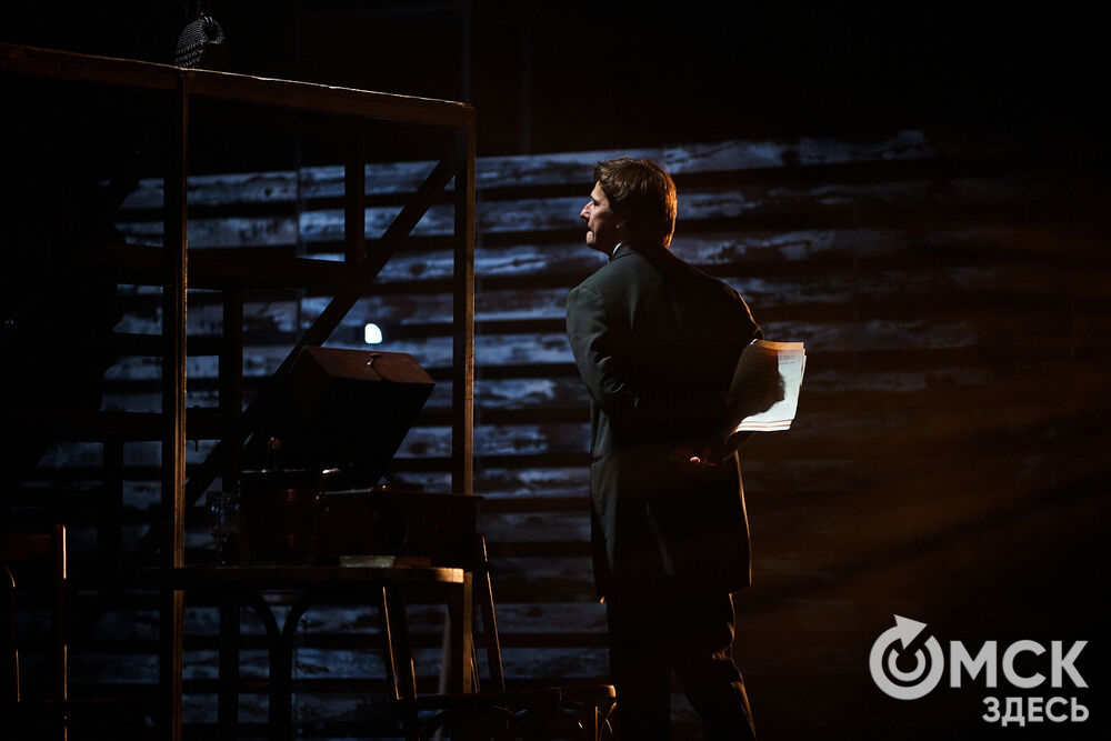 Чеховскую "Чайку" омскому зрителю представил Московский театр "Мастерская Петра Фоменко". Фото: Илья Петров