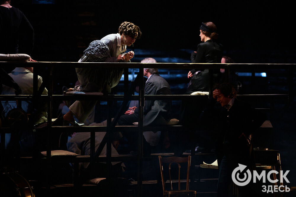 Чеховскую "Чайку" омскому зрителю представил Московский театр "Мастерская Петра Фоменко". Фото: Илья Петров