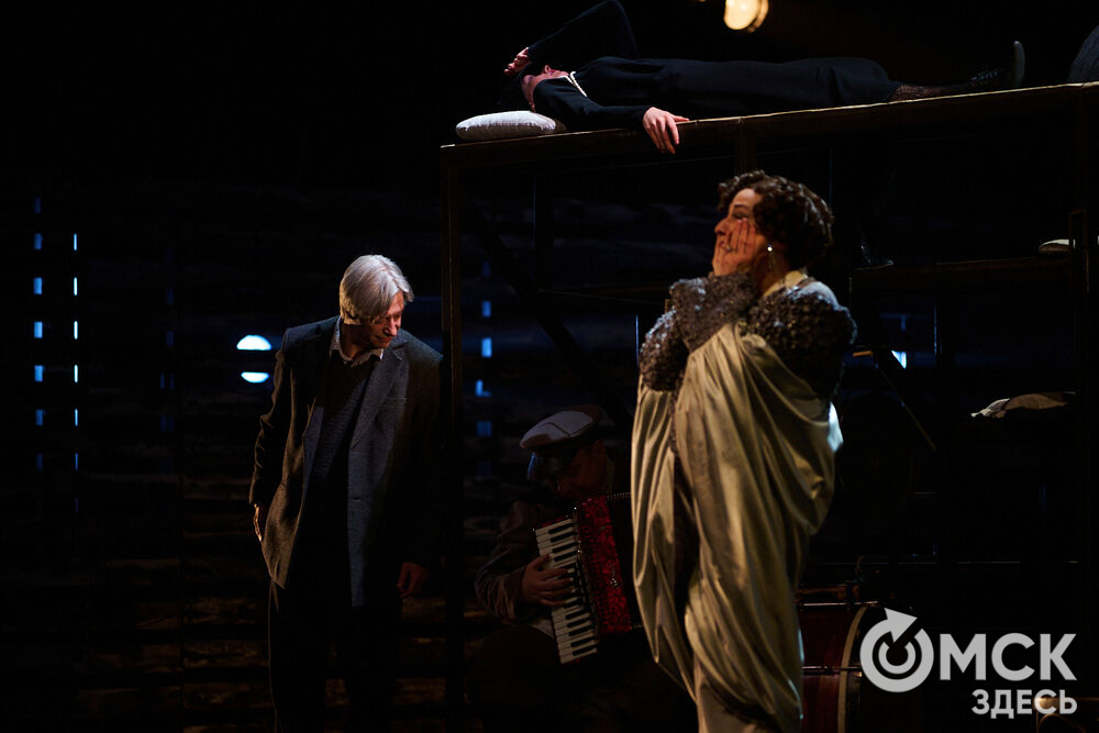 Чеховскую "Чайку" омскому зрителю представил Московский театр "Мастерская Петра Фоменко". Фото: Илья Петров