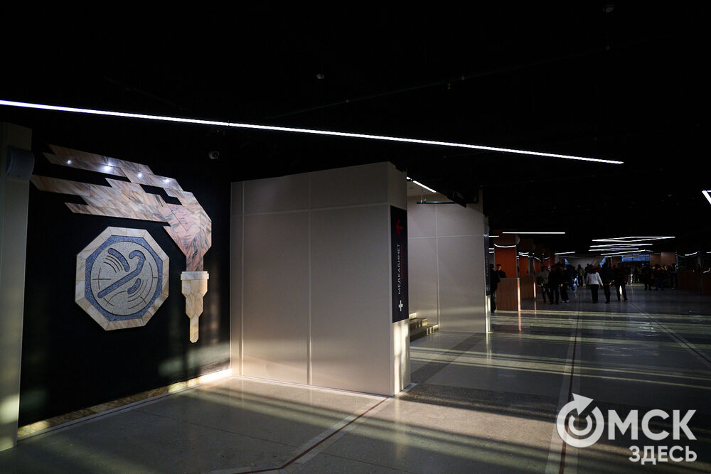 "Омские крылья" одержали победу над "Челметом" в домашнем матче на обновлённом СКК. Фото: Илья Петров