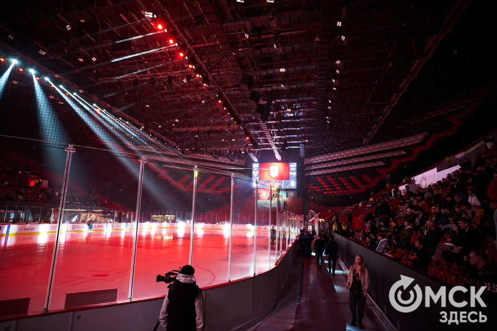 "Омские крылья" одержали победу над "Челметом" в домашнем матче на обновлённом СКК. Фото: Илья Петров