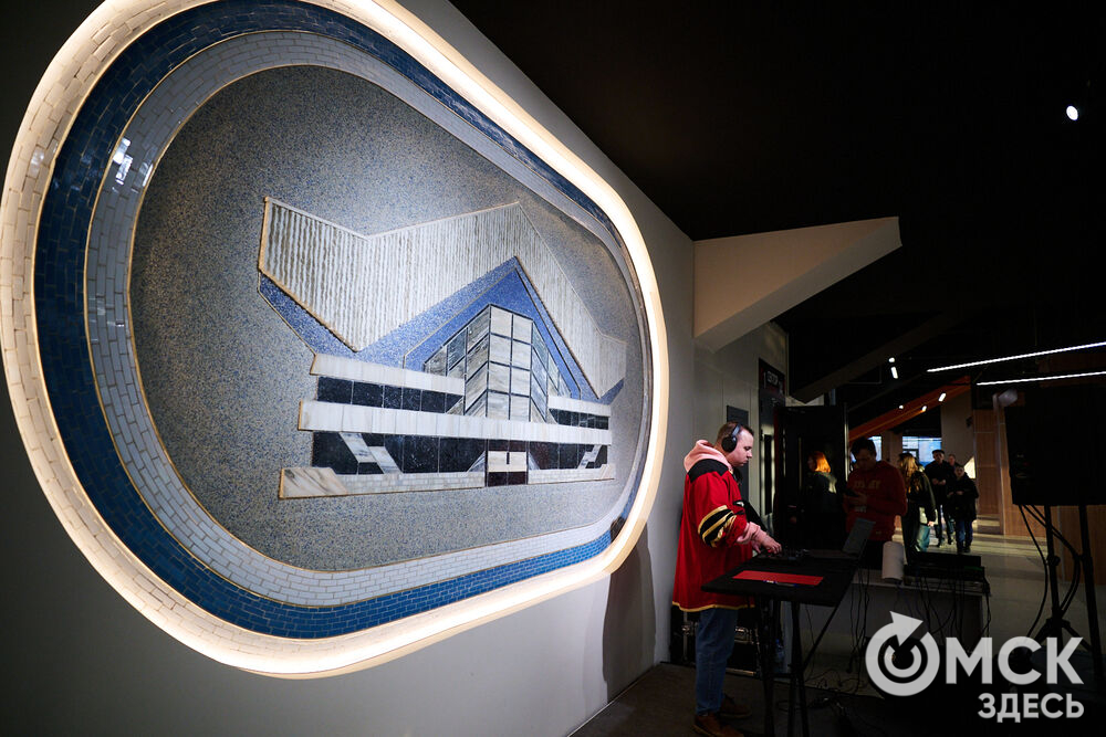 "Омские крылья" одержали победу над "Челметом" в домашнем матче на обновлённом СКК. Фото: Илья Петров