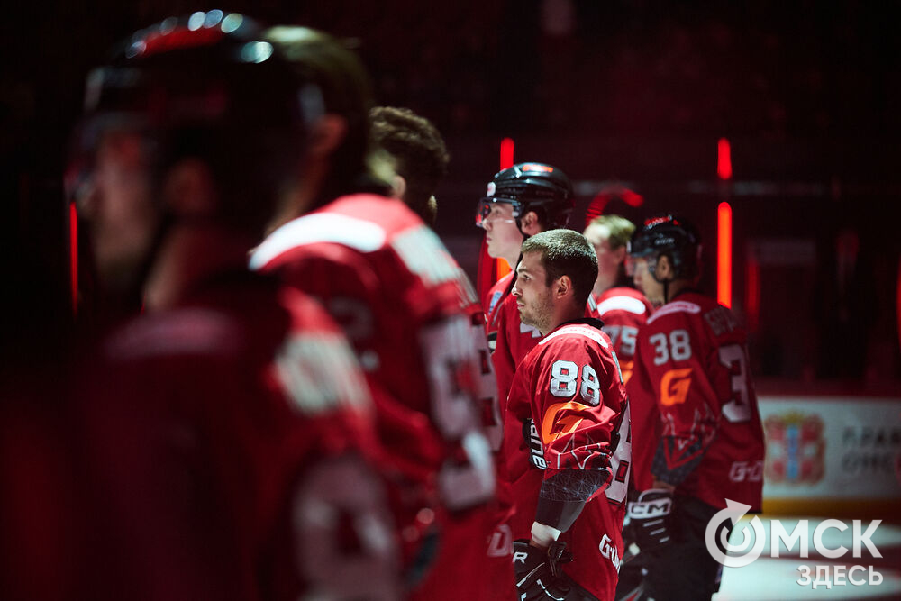 "Омские крылья" одержали победу над "Челметом" в домашнем матче на обновлённом СКК. Фото: Илья Петров