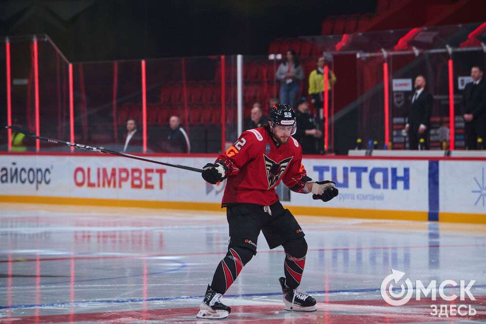 "Омские крылья" одержали победу над "Челметом" в домашнем матче на обновлённом СКК. Фото: Илья Петров