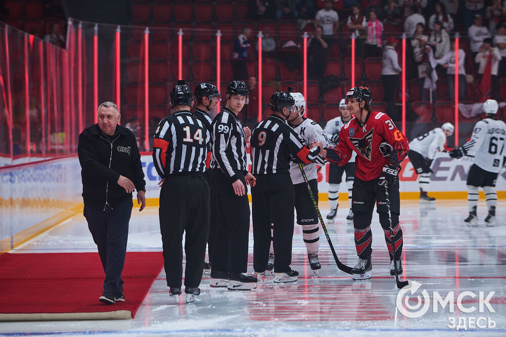 "Омские крылья" одержали победу над "Челметом" в домашнем матче на обновлённом СКК. Фото: Илья Петров