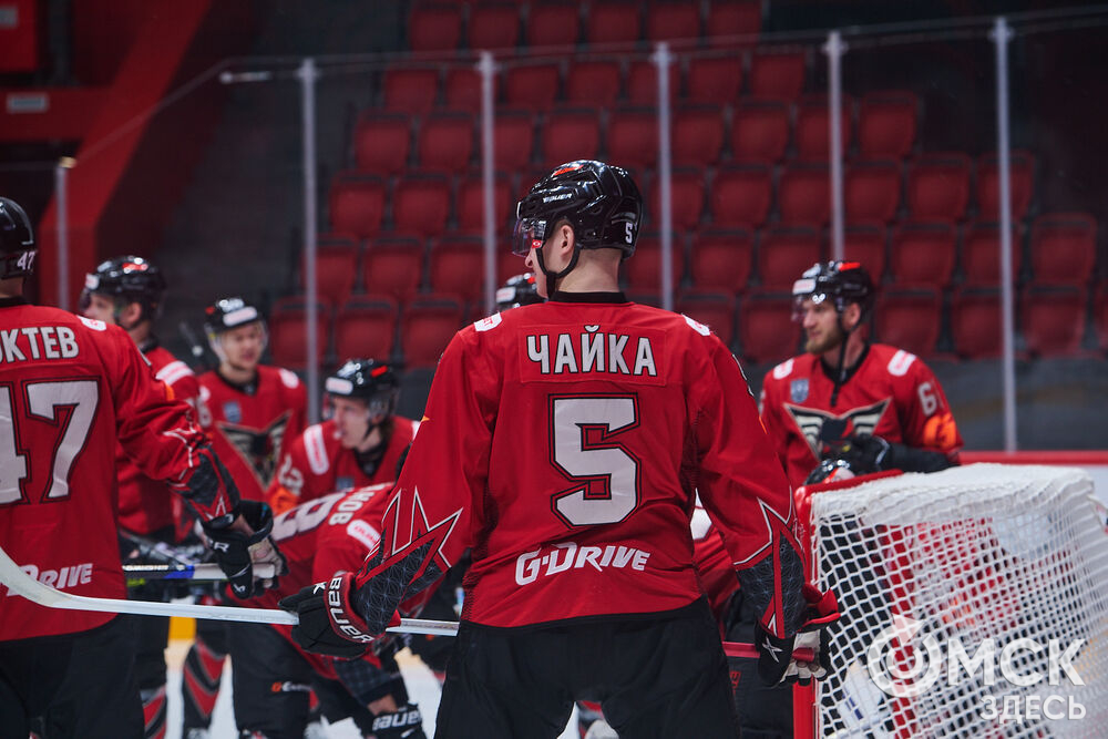 "Омские крылья" одержали победу над "Челметом" в домашнем матче на обновлённом СКК. Фото: Илья Петров