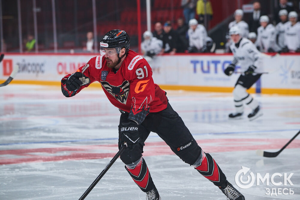"Омские крылья" одержали победу над "Челметом" в домашнем матче на обновлённом СКК. Фото: Илья Петров