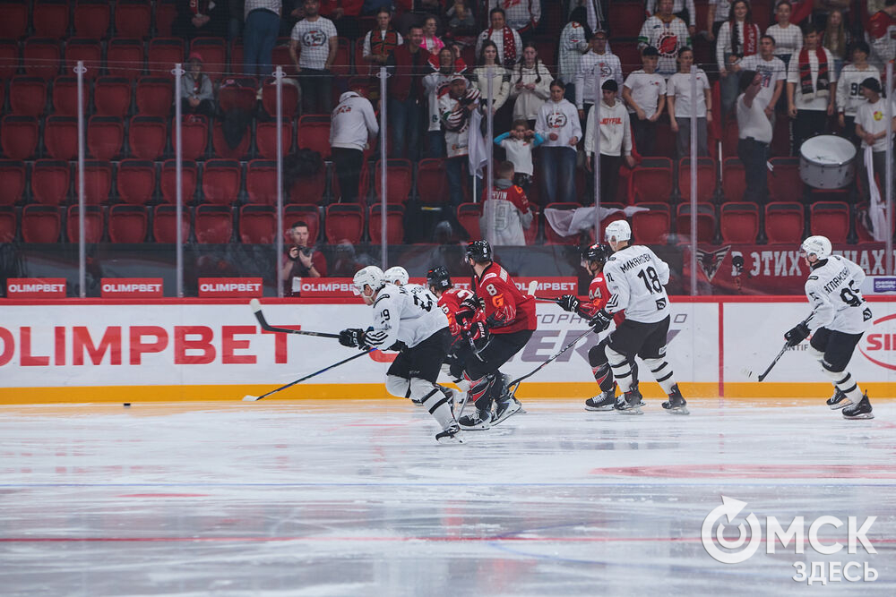 "Омские крылья" одержали победу над "Челметом" в домашнем матче на обновлённом СКК. Фото: Илья Петров