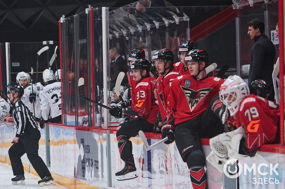 "Омские крылья" одержали победу над "Челметом" в домашнем матче на обновлённом СКК. Фото: Илья Петров