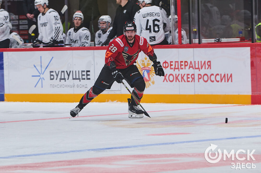 "Омские крылья" одержали победу над "Челметом" в домашнем матче на обновлённом СКК. Фото: Илья Петров