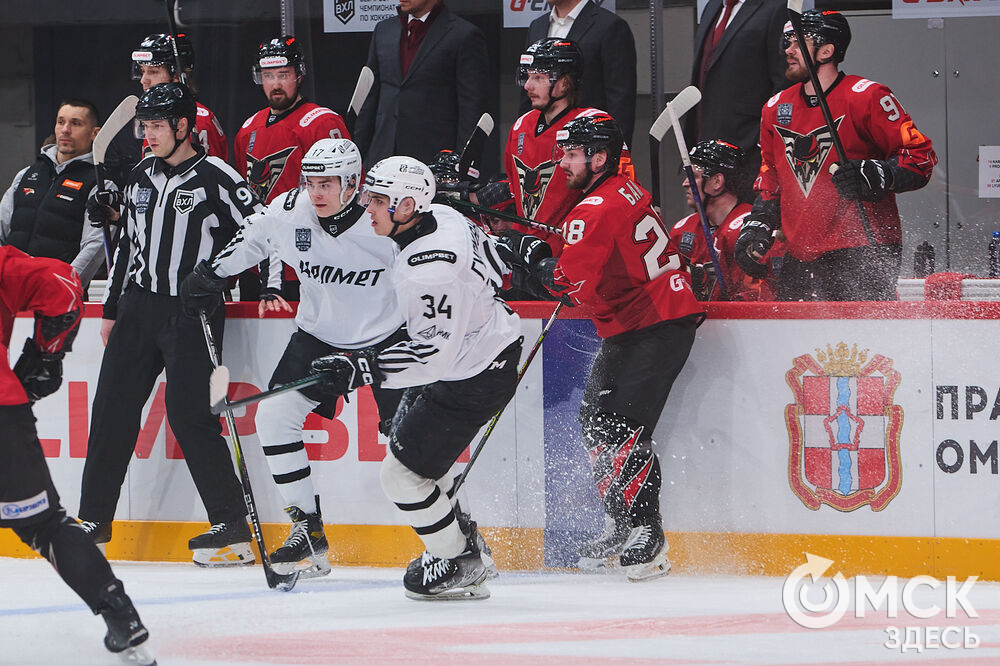 "Омские крылья" одержали победу над "Челметом" в домашнем матче на обновлённом СКК. Фото: Илья Петров