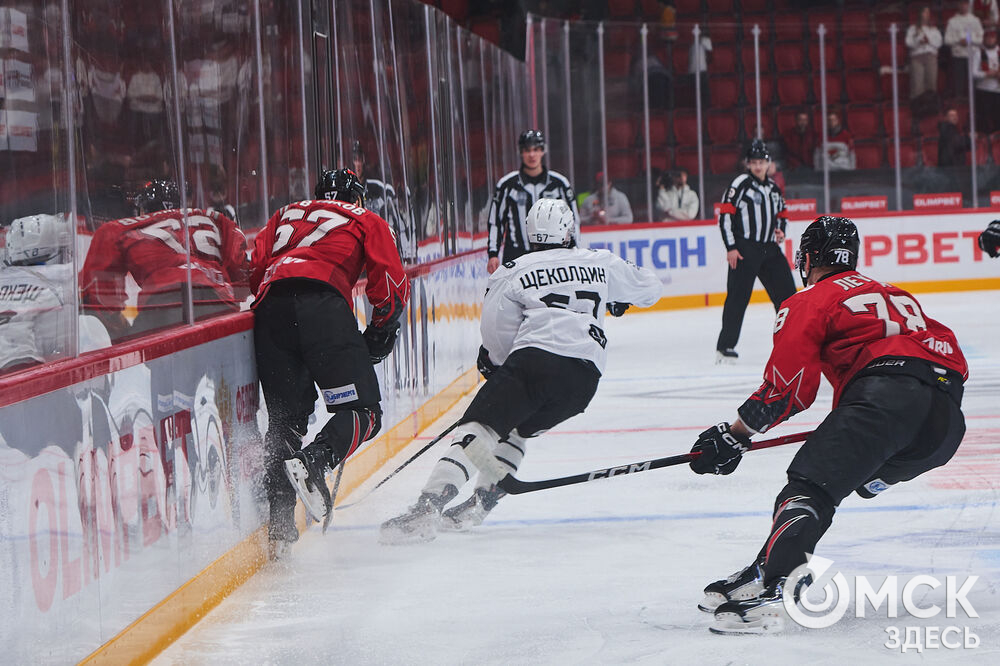 "Омские крылья" одержали победу над "Челметом" в домашнем матче на обновлённом СКК. Фото: Илья Петров