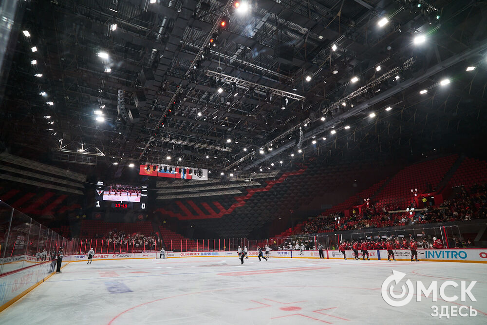 "Омские крылья" одержали победу над "Челметом" в домашнем матче на обновлённом СКК. Фото: Илья Петров