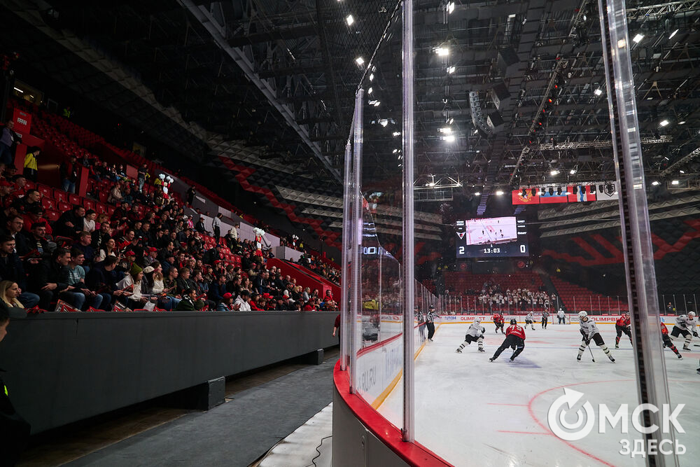 "Омские крылья" одержали победу над "Челметом" в домашнем матче на обновлённом СКК. Фото: Илья Петров