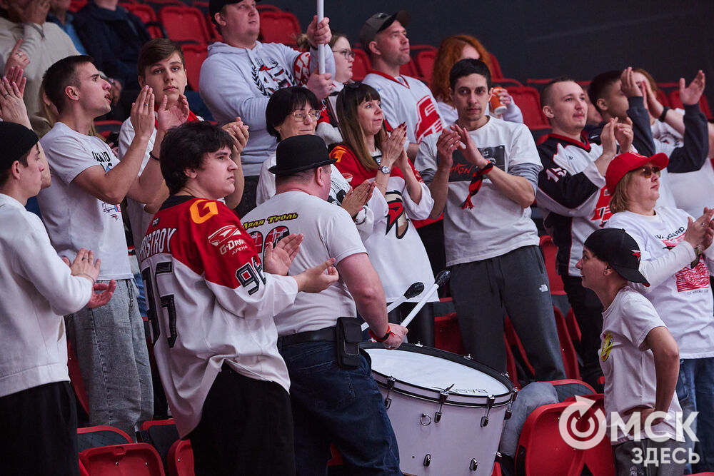 "Омские крылья" одержали победу над "Челметом" в домашнем матче на обновлённом СКК. Фото: Илья Петров