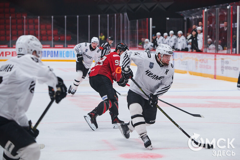 "Омские крылья" одержали победу над "Челметом" в домашнем матче на обновлённом СКК. Фото: Илья Петров