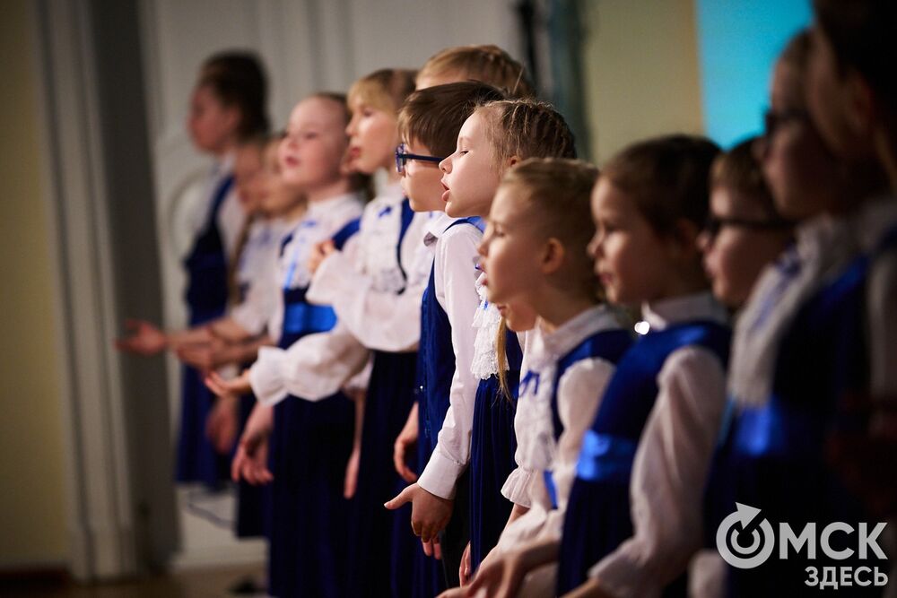 Большим концертом с участием коллективов ДШИ № 6 отметил свой юбилей хор "Примавера". Фото: Илья Петров