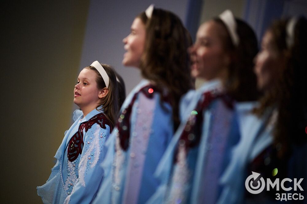 Большим концертом с участием коллективов ДШИ № 6 отметил свой юбилей хор "Примавера". Фото: Илья Петров
