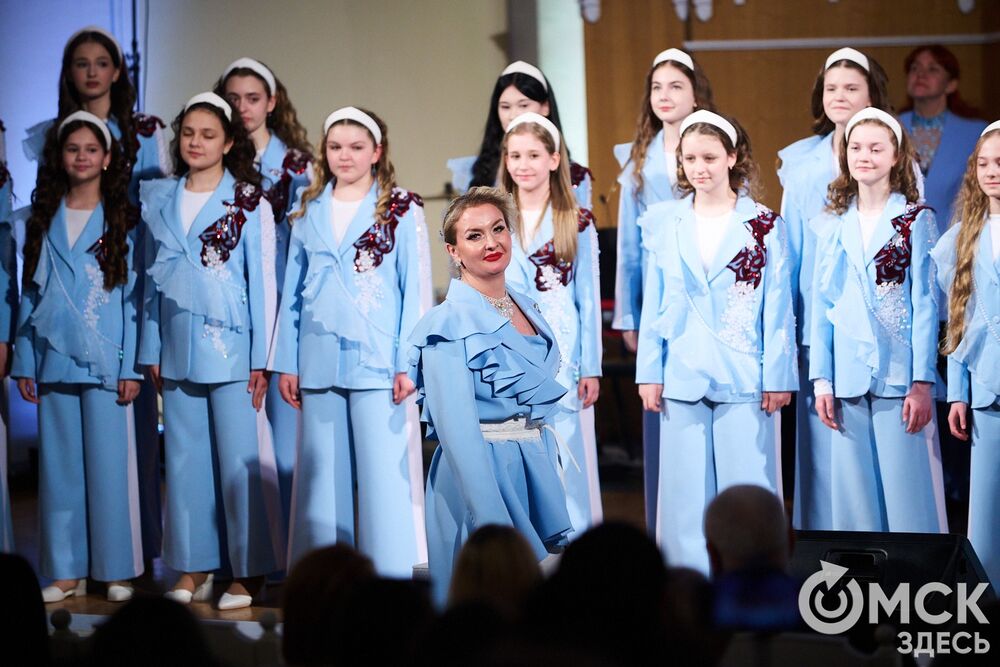 Большим концертом с участием коллективов ДШИ № 6 отметил свой юбилей хор "Примавера". Фото: Илья Петров
