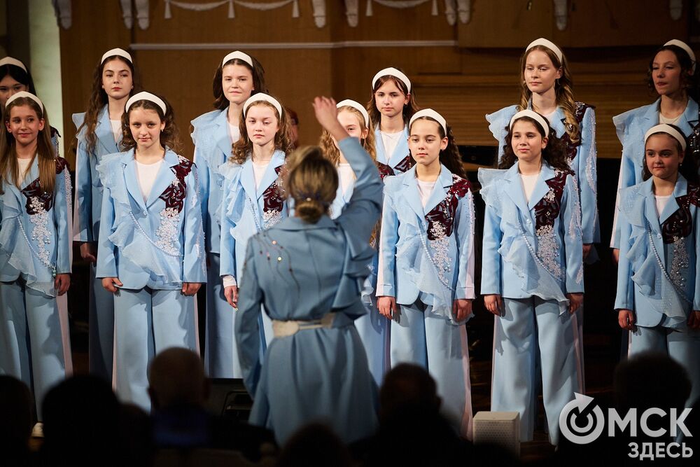 Большим концертом с участием коллективов ДШИ № 6 отметил свой юбилей хор "Примавера". Фото: Илья Петров