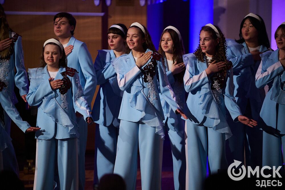 Большим концертом с участием коллективов ДШИ № 6 отметил свой юбилей хор "Примавера". Фото: Илья Петров