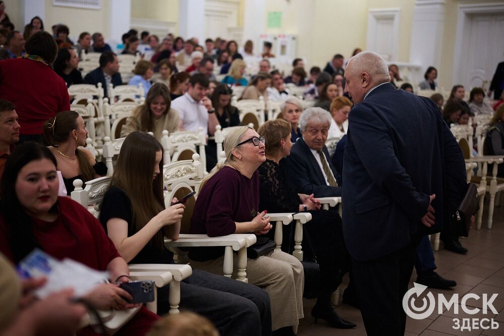 Большим концертом с участием коллективов ДШИ № 6 отметил свой юбилей хор "Примавера". Фото: Илья Петров