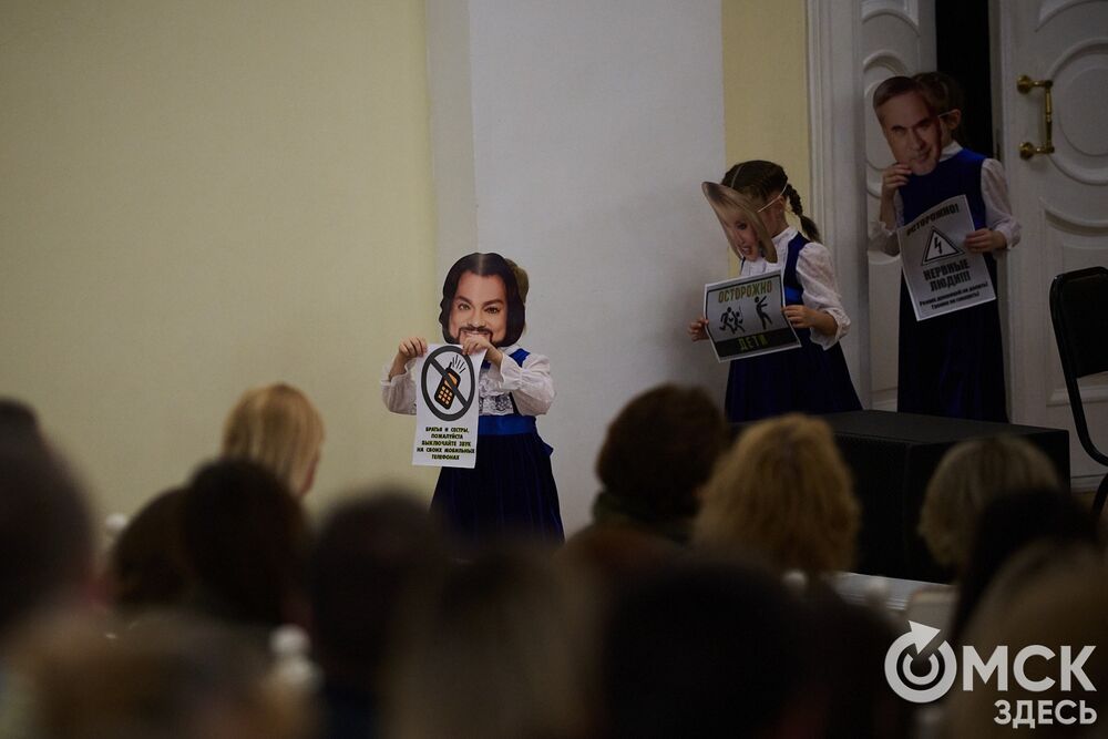 Большим концертом с участием коллективов ДШИ № 6 отметил свой юбилей хор "Примавера". Фото: Илья Петров