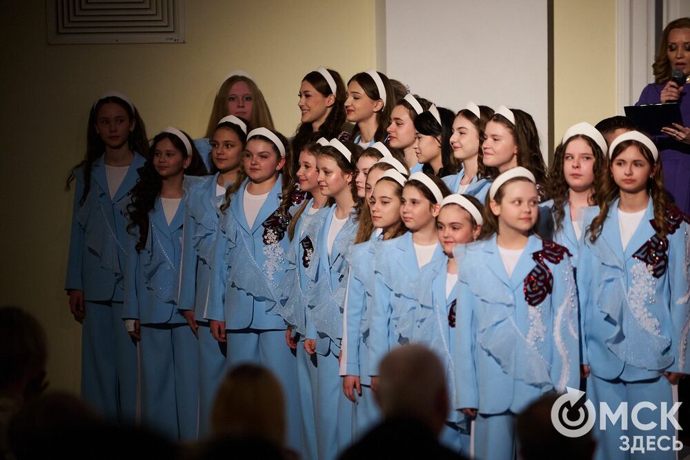 Большим концертом с участием коллективов ДШИ № 6 отметил свой юбилей хор "Примавера". Фото: Илья Петров