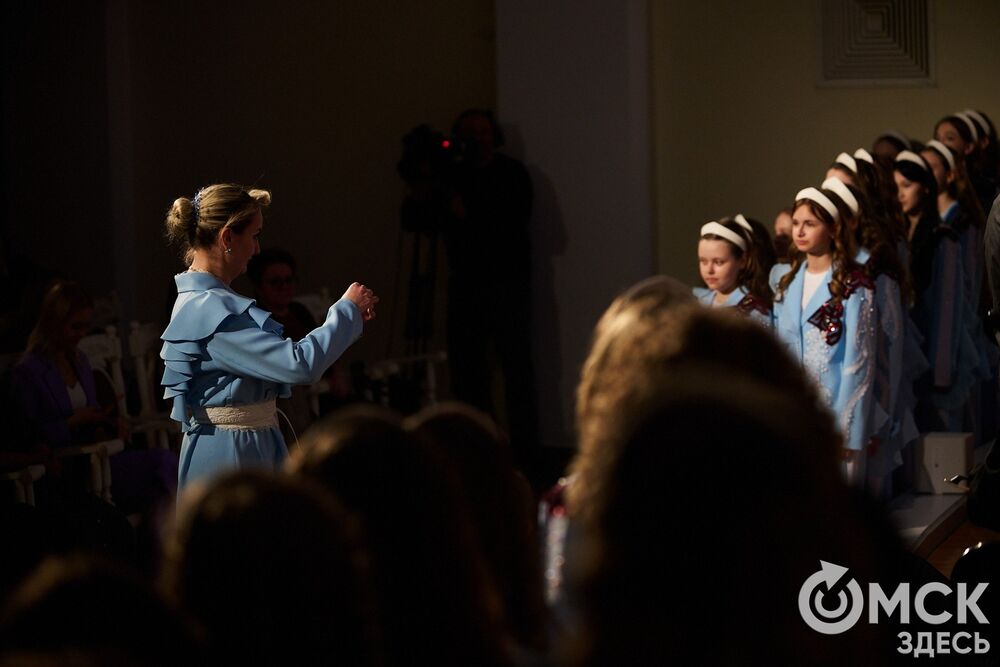 Большим концертом с участием коллективов ДШИ № 6 отметил свой юбилей хор "Примавера". Фото: Илья Петров