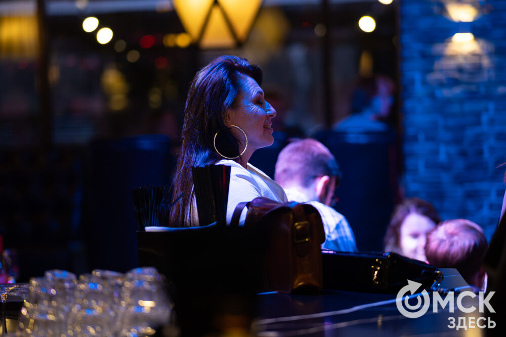 Коллектив из Санкт-Петербурга представил омичам перформанс "От Классики До Рока" (6+). Фото: Елизавета Медведева