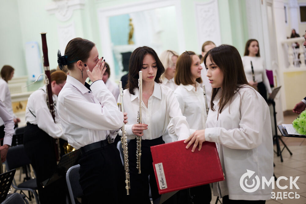 Студенты Омского музыкального училища имени В. Я. Шебалина представили музыкальную программу "Сквозь призму классики". Фото: Илья Петров