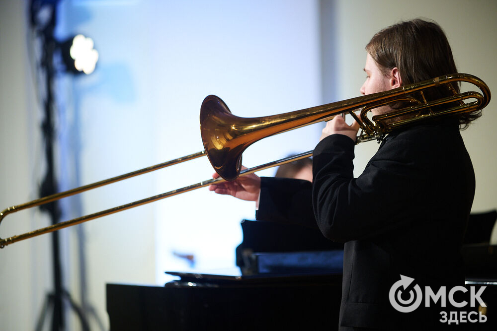 Студенты Омского музыкального училища имени В. Я. Шебалина представили музыкальную программу "Сквозь призму классики". Фото: Илья Петров