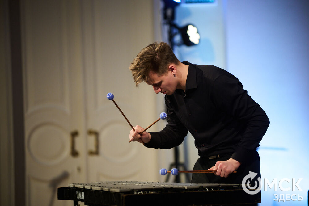 Студенты Омского музыкального училища имени В. Я. Шебалина представили музыкальную программу "Сквозь призму классики". Фото: Илья Петров