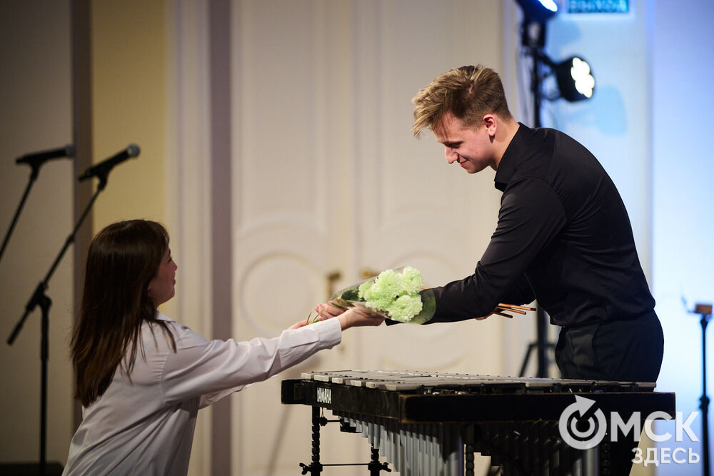 Студенты Омского музыкального училища имени В. Я. Шебалина представили музыкальную программу "Сквозь призму классики". Фото: Илья Петров