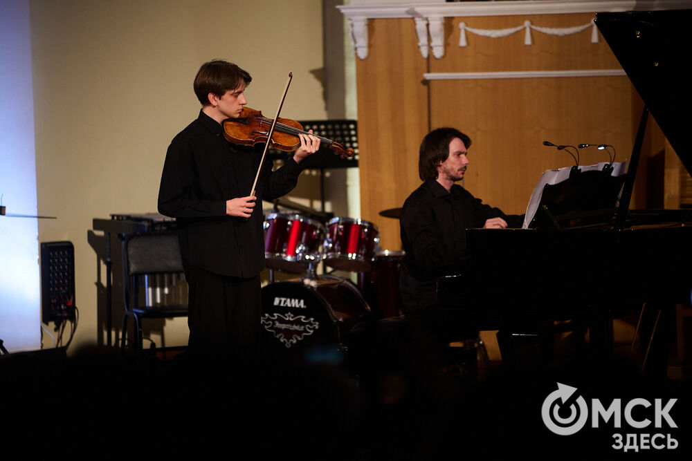 Студенты Омского музыкального училища имени В. Я. Шебалина представили музыкальную программу "Сквозь призму классики". Фото: Илья Петров